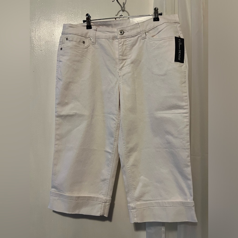 Christopher & Banks White Embroidered Cuffed Jean Capris NWT